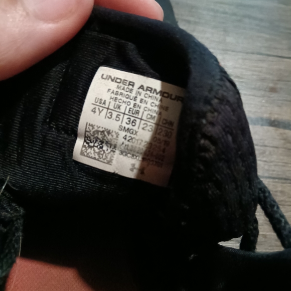 Steph Curry basketball shoes 4Y - Picture 6 of 6